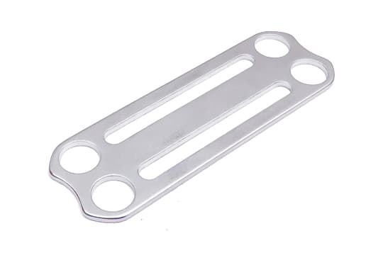 邊四孔白鐵日字扣